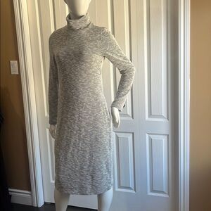 Midi dress with long sleeves